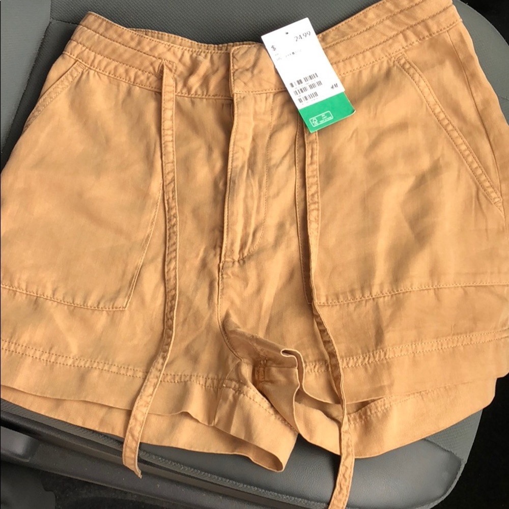H&M tan Khaki shorts 8 drawstring